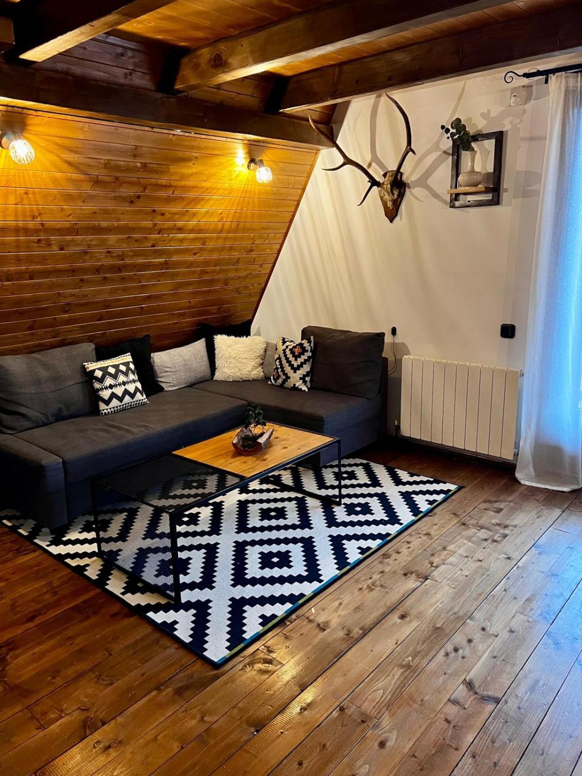 Chalet A Baisoara - Cabana A-Frame La Munte Luaran gambar